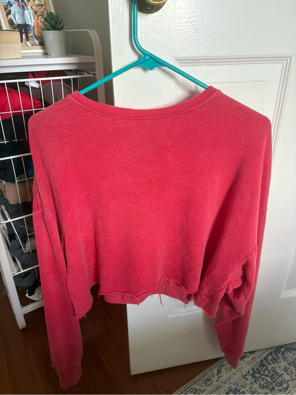 BDG Cropped Sweatshirt in Red